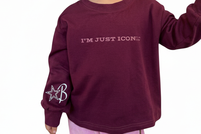 I’m Just Iconic Tee Berry Plum